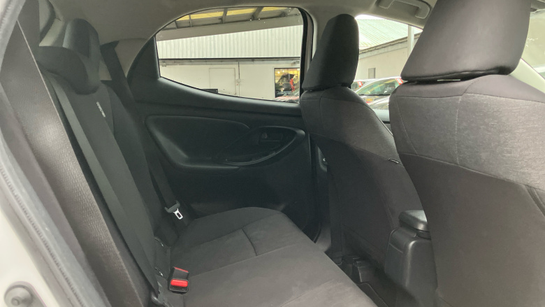 Toyota Yaris 1.5 Hybrid Design 5dr CVT Hybrid Hatchback